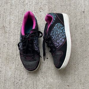 Disney Liv And Maddie Leopard Print Sparkle Sneakers Toddler size 13